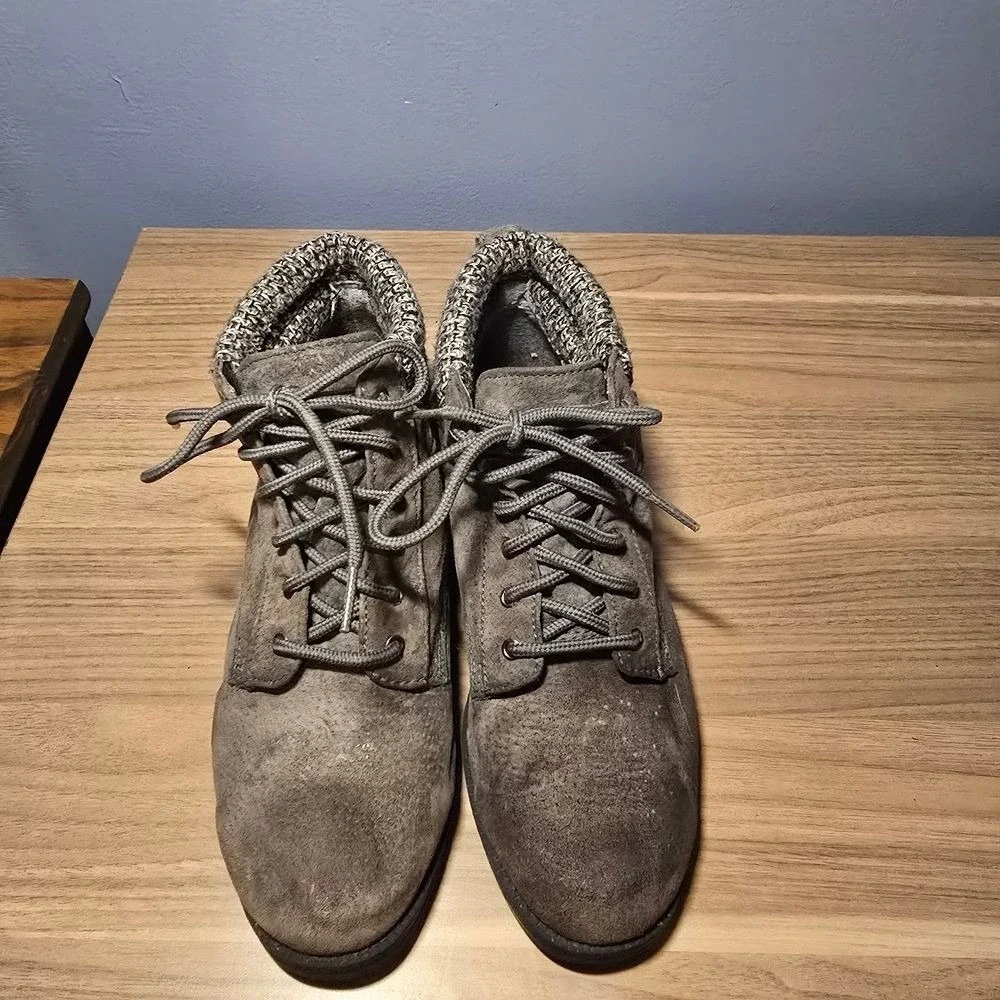 RUGGED‎ OUTBACK Women's Grey Suede Sweater Top Ankle Hiking Boots Size 8